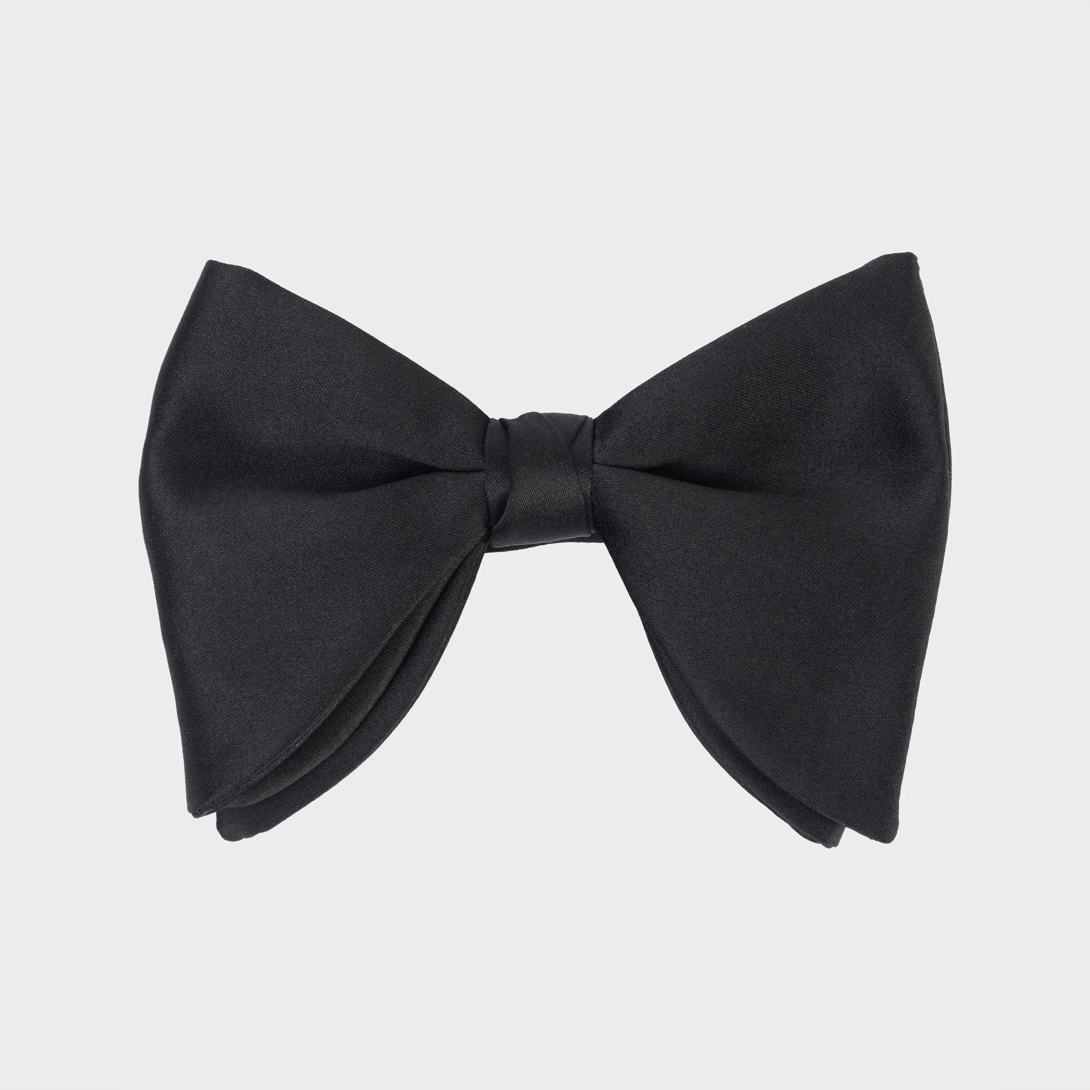 Newman Bow Tie White Accessories Set - Image 3